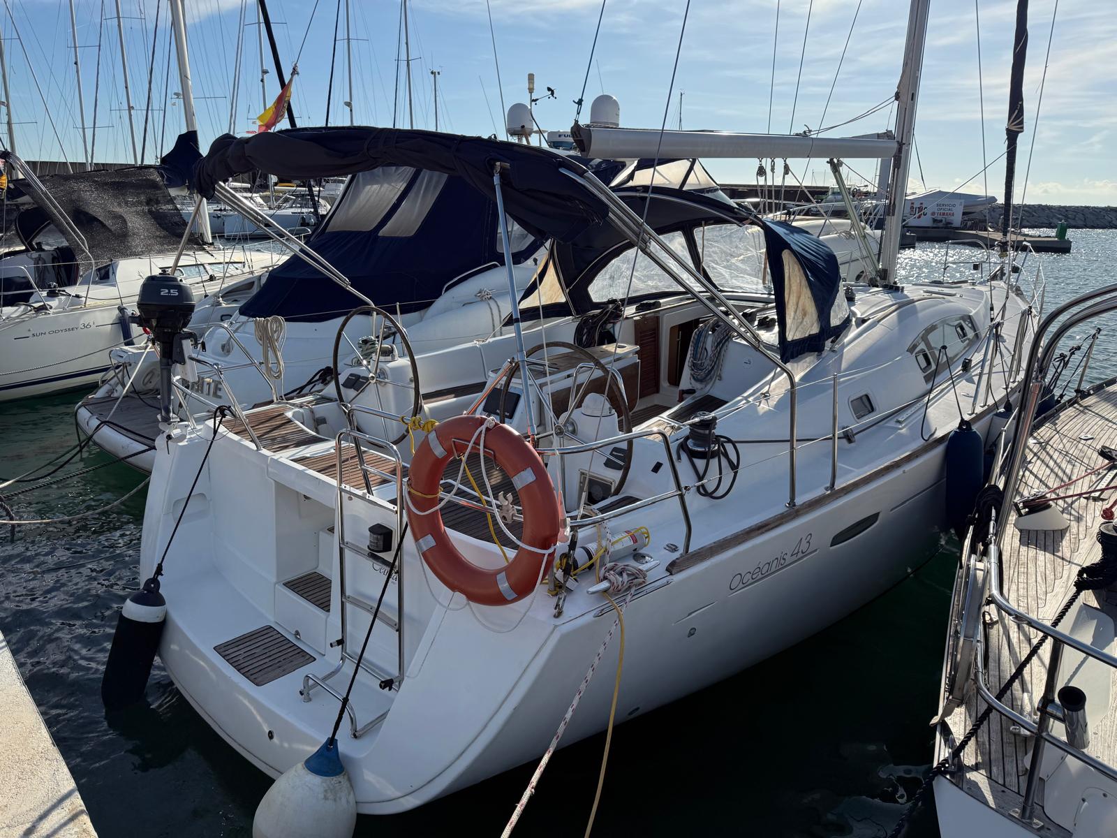 Beneteau Oceanis 43