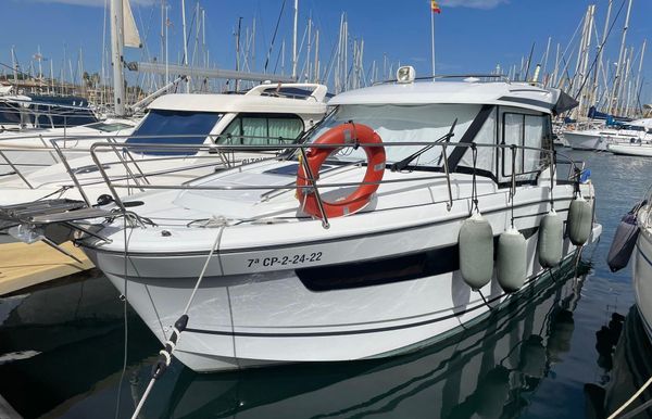 Jenneau Merry Fisher 895