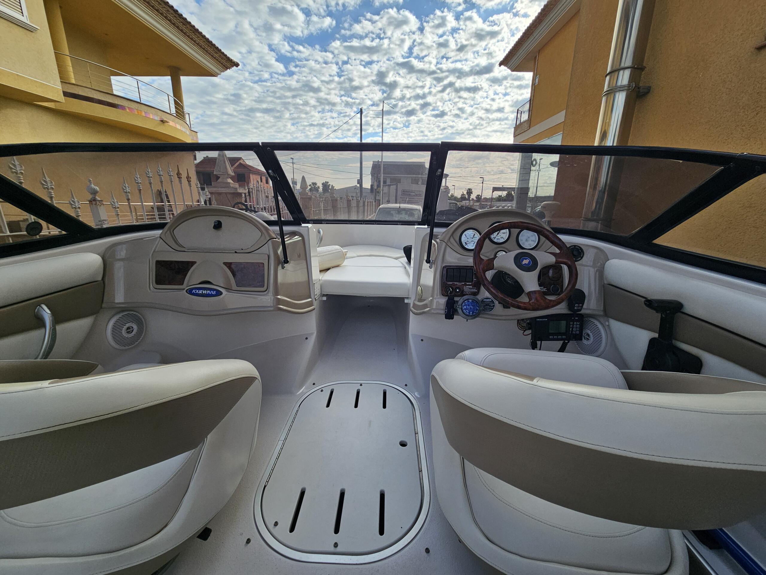 Four Winns Horizon 190 LE