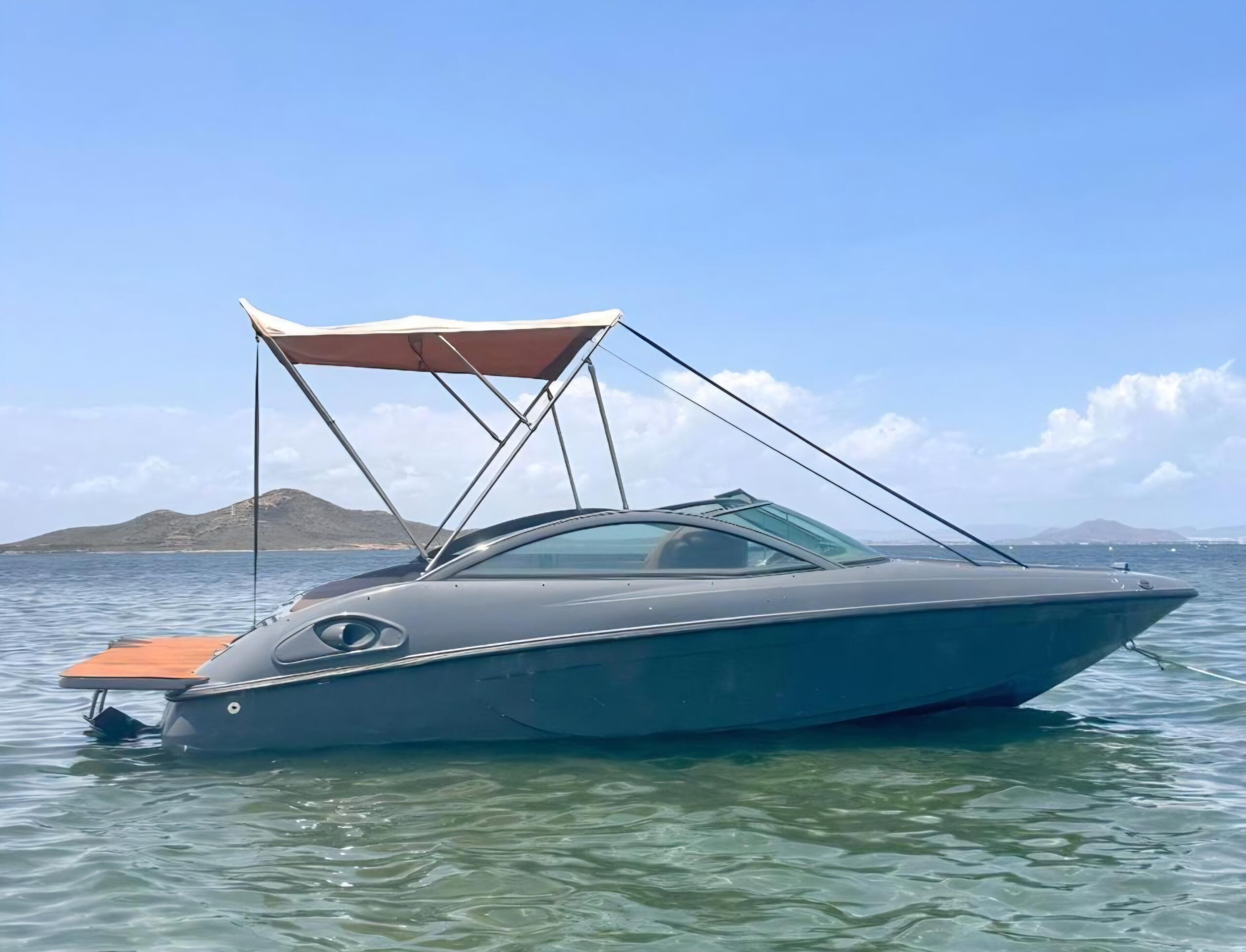 Celebrity BowRider 180